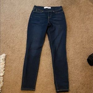 Levi Shaping Pull-On Skinny Jeans/Jeggings